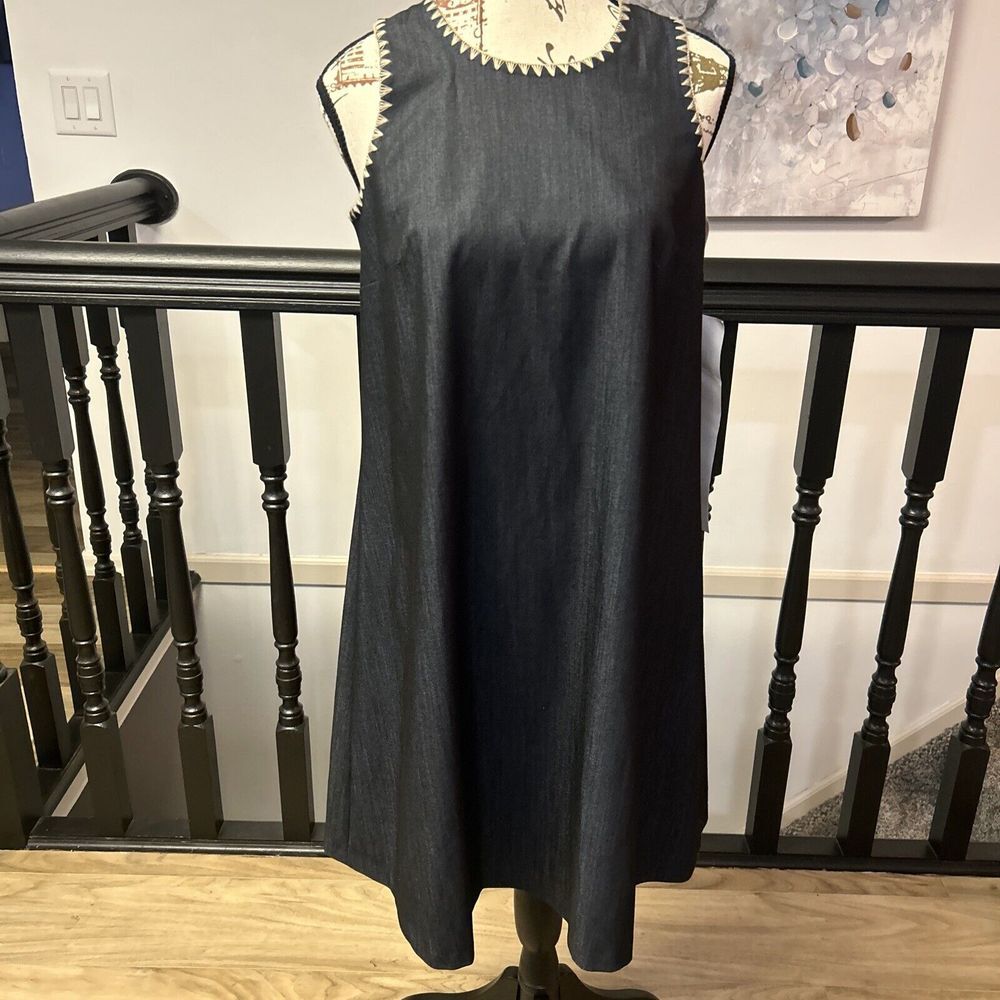 Calvin Klein‎ Embroidered Blue Denim Chambray Size 2 Trapeze Sleeveless Dress